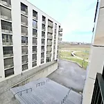 Cozy One Bedroom Flat With Convenient Parking-Cd8