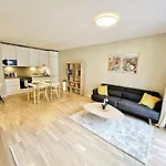 Cozy One Bedroom Flat With Convenient Parking-Cd8